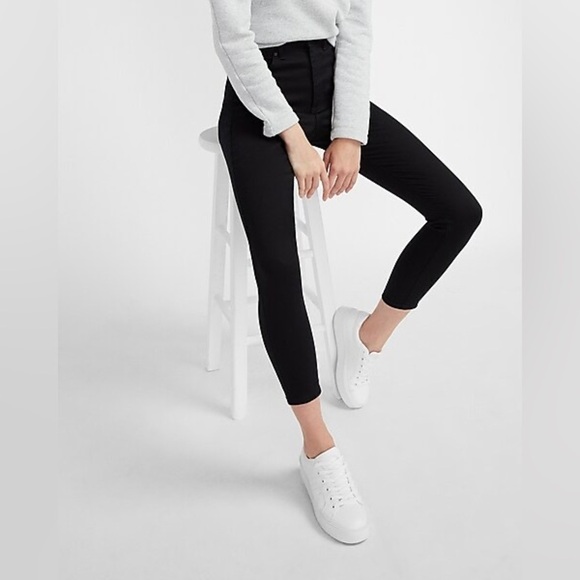 Black High-Waisted Supersoft Skinny Pant - Picture 2 of 11